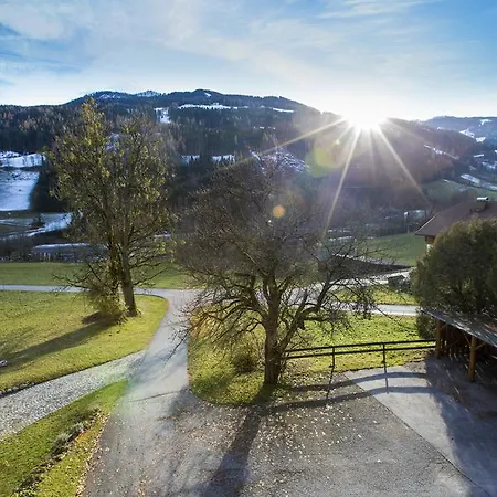 Ridehouse Nocleg ze śniadaniem *