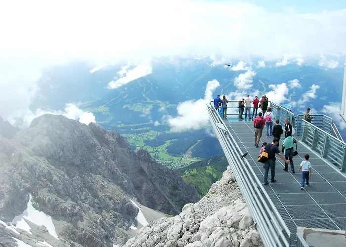 Ridehouse Nocleg ze śniadaniem *